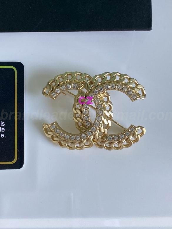 Chanel Brooch 542